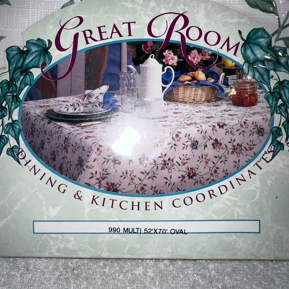 NIP Vintage Great Room Floral Dining & Kitchen Coordinate Tablecloth Oval 52x70